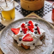 Imagine produs French Brioche cu Fructe si Creme Crème Fraîch.