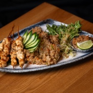 Imagine produs Chicken satay cu nasi goreng