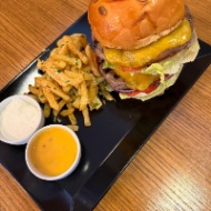 Imagine produs Double „Alai” Burger & Cartofi Rupți