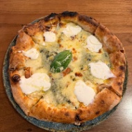 Imagine produs Pizza Quatro Formaggi